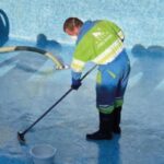 se requiere personal de limpieza para piscinas